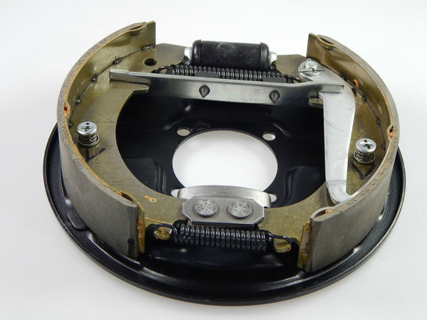 Ankerplatte Bremsschild links komplett - LADA Niva 1600 cm³ 1700 cm³ 1900 cm³ 2121-3502011
